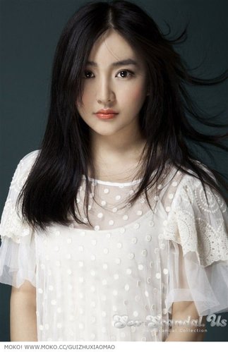 Chinese model 夏馨雨’s MOKO