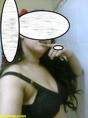 Paki Karachi Sexy Wife Sadia Nude