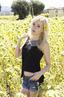 MelissaDrew-Sunflower-Summer-x60-01-Nov-2013-o3julkd25i.jpg