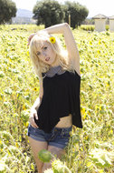MelissaDrew-Sunflower-Summer-x60-01-Nov-2013-t34p5munqf.jpg