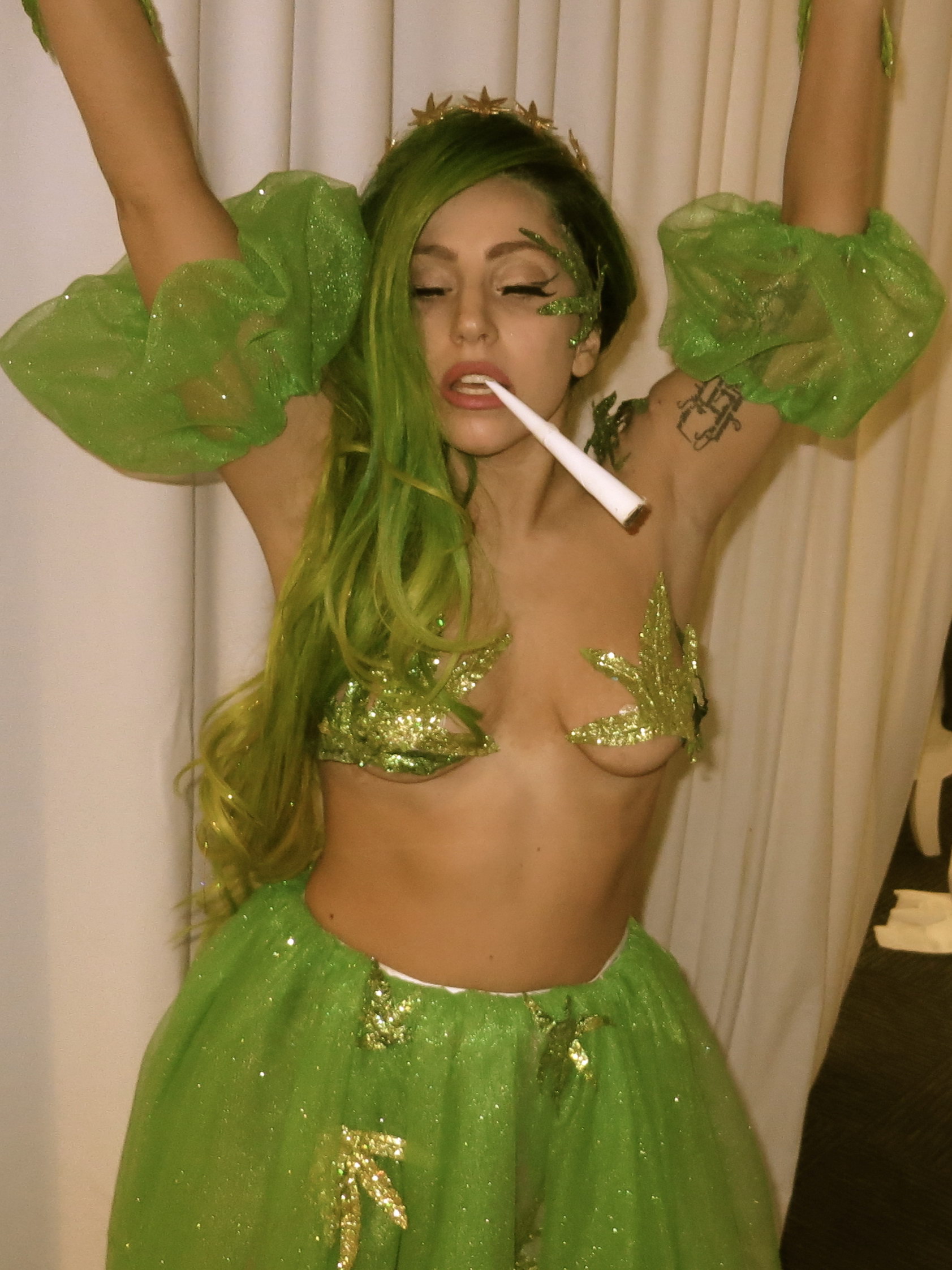 Lady_Gaga_at_Halloween_Party_in_Puerto_Rico_5x_HQ_5.jpg
